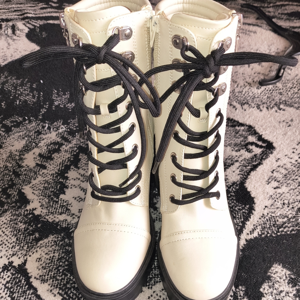 Women's Cream Lace-Up Boots